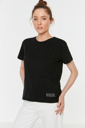Siyah Baskılı Semi Fitted Örme T-Shirt TWOSS22TS2283