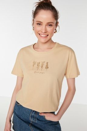 Bej Nakışlı Semi Fitted Örme T-Shirt TWOSS22TS1402
