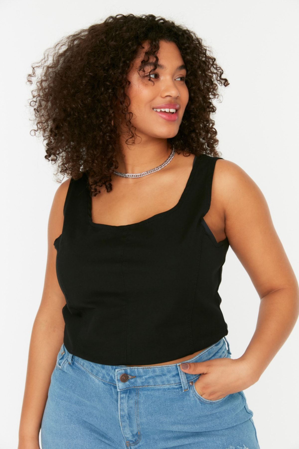 Trendyol Curve Große Größen in Bluse Schwarz Relaxed Fit Fast ausverkauft