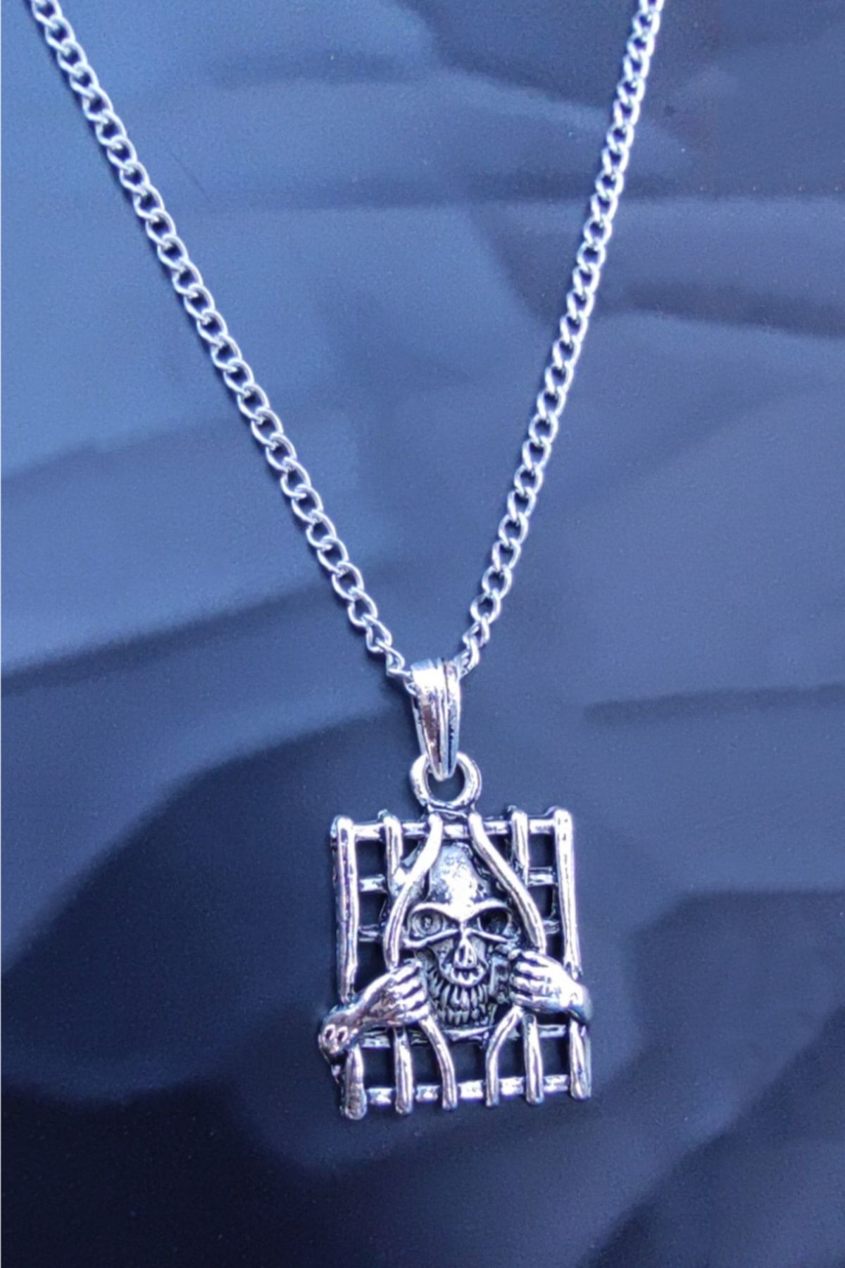 Skull sale necklace silver