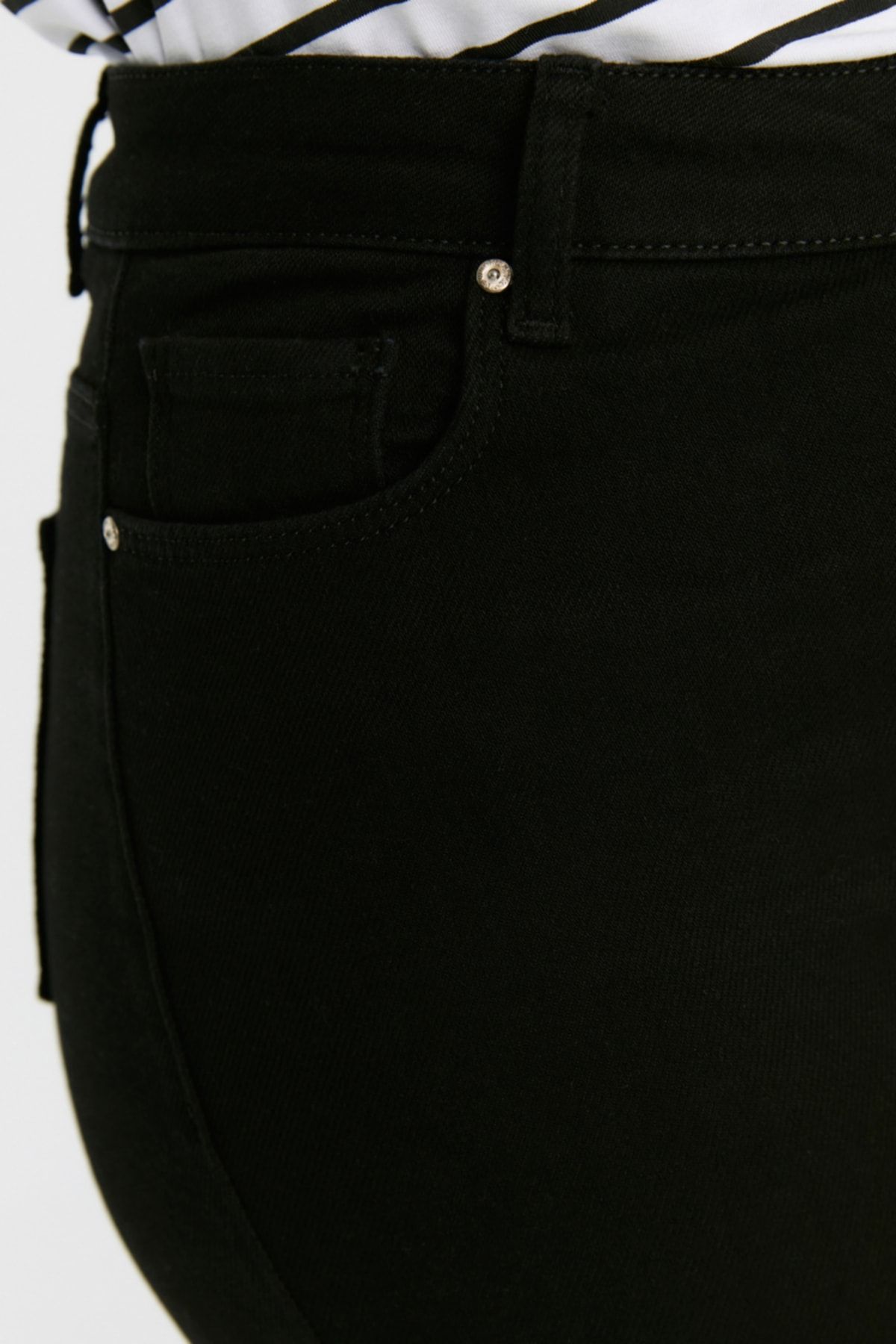 Trendyol Curve-Schwarze, dehnbare Skinny-Jeans mit hoher Taille TBSSS22JE0189 4