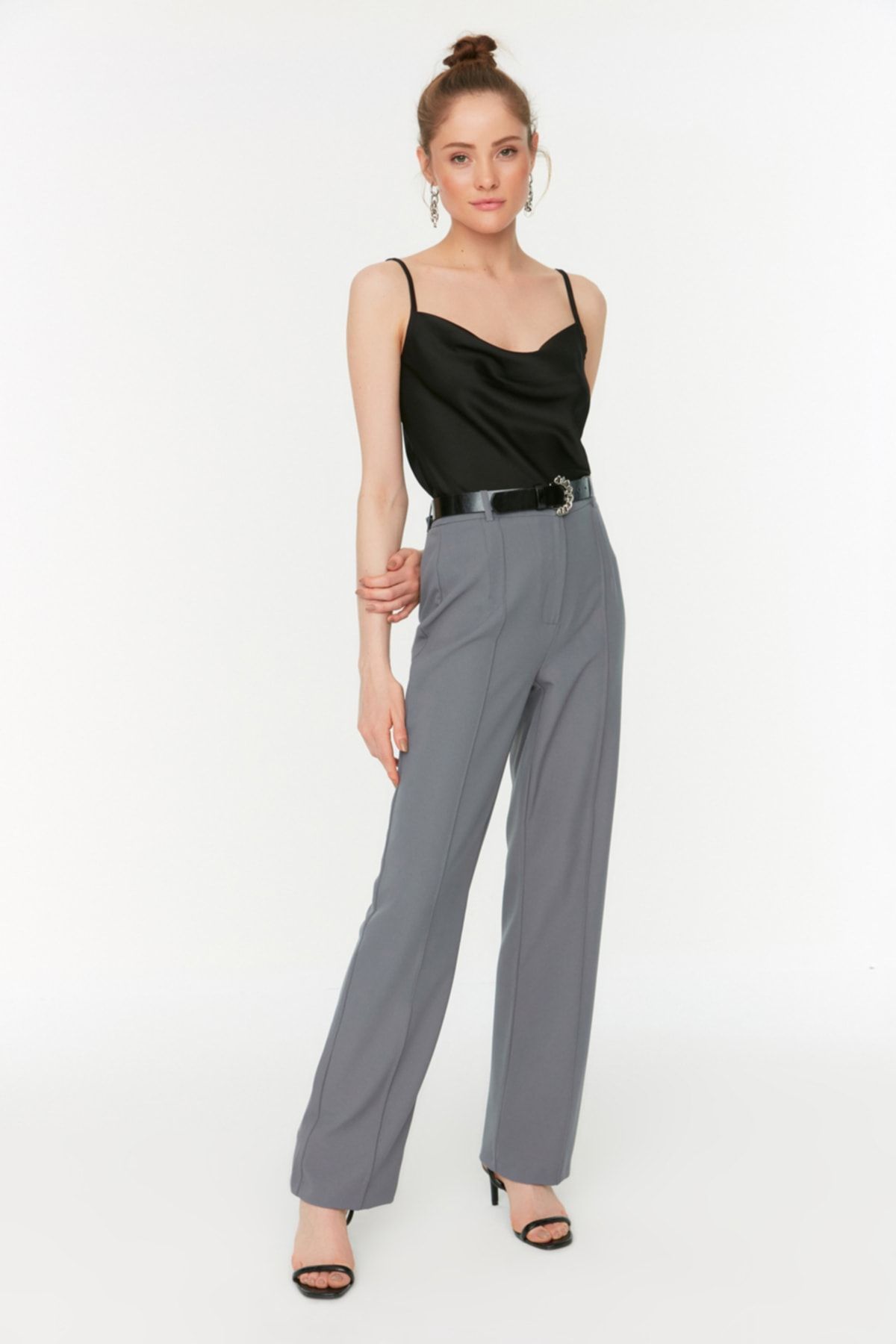 Trendyol Collection-Graue, gerade geschnittene, gerippte, genähte Webhose mit hoher Taille TWOSS21PL0093 12
