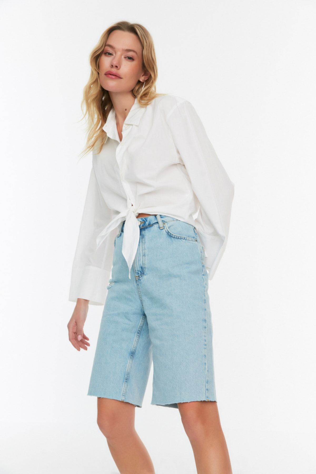 Trendyol Collection Shorts Blau Hoher Bund Fast ausverkauft