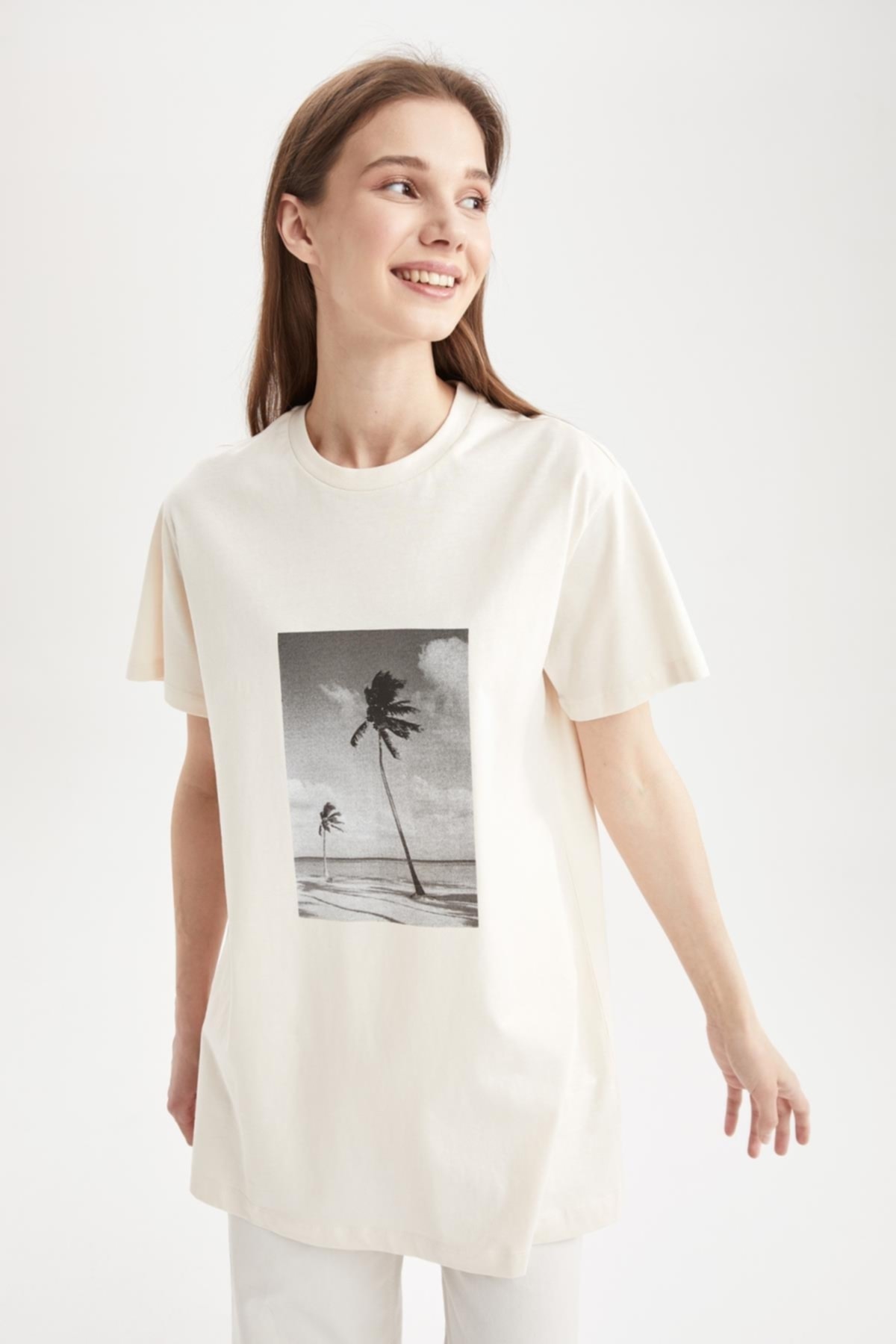 DeFacto T-Shirt Ecru Oversized Fast ausverkauft