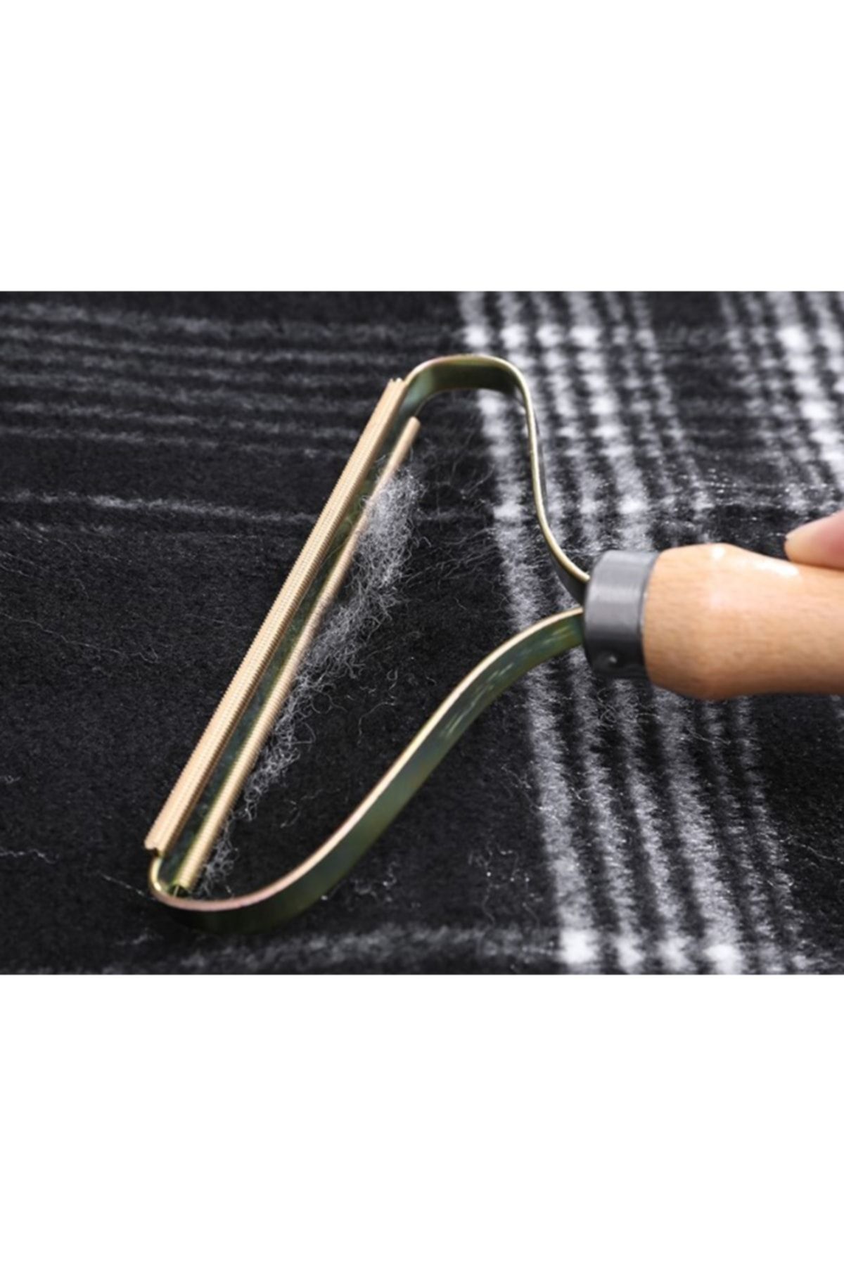 CMT-Clothes Lint and Fluff Collector Iron 3