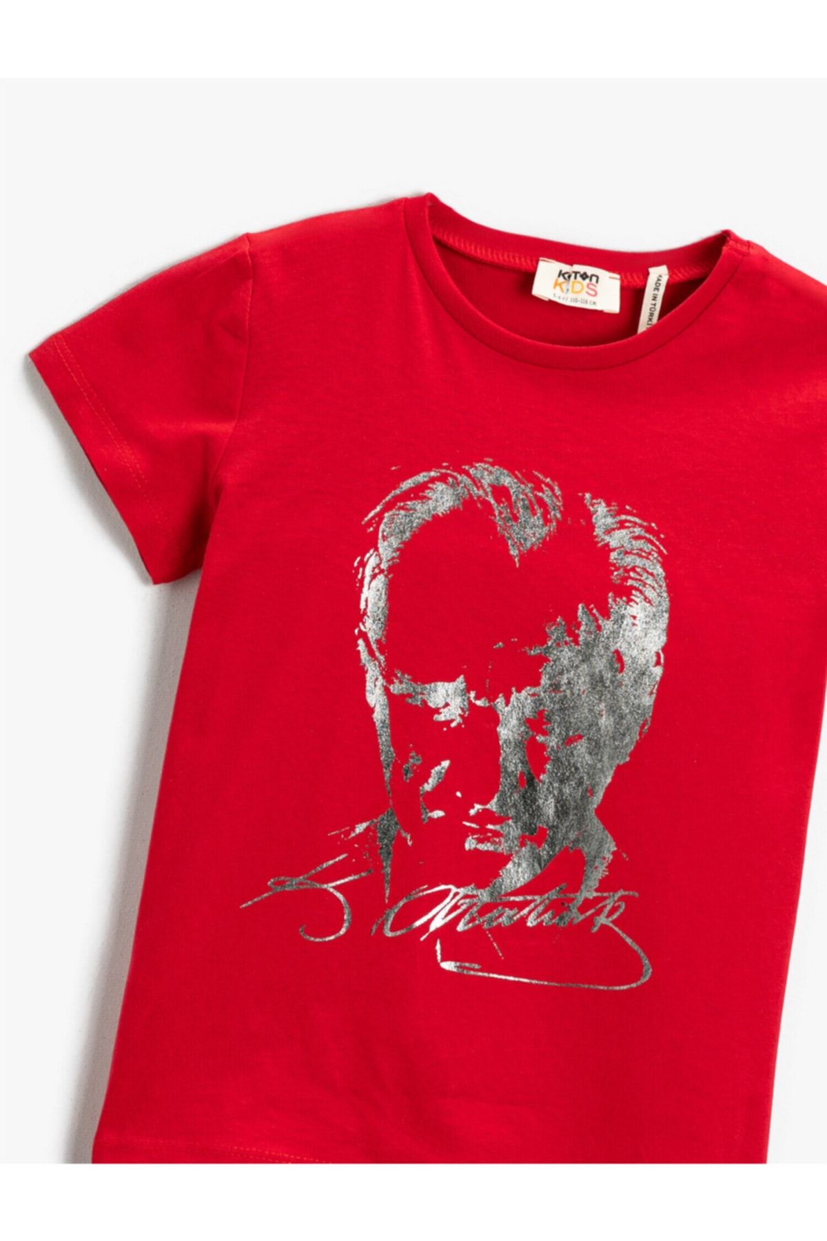 Koton Atatürk bedrucktes T-Shirt aus Baumwolle - Trendyol