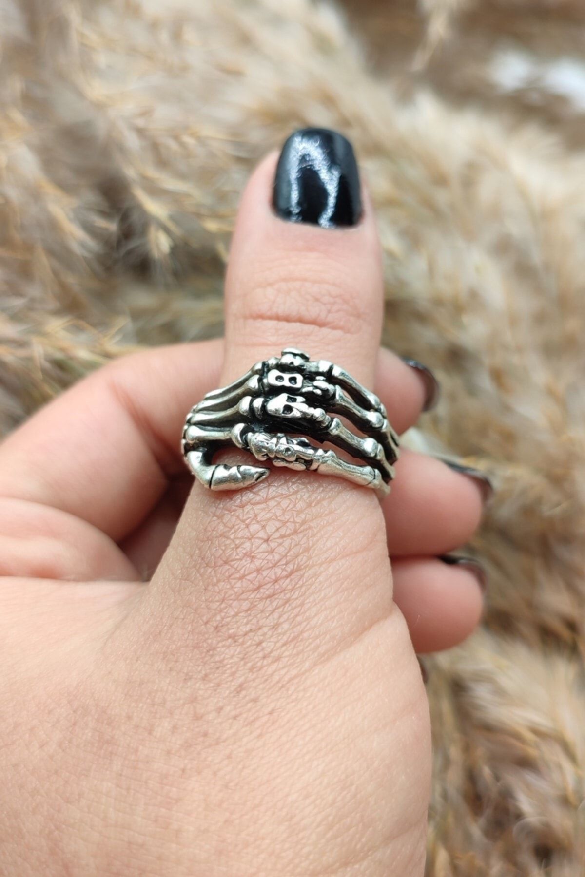 Skull hand sale ring