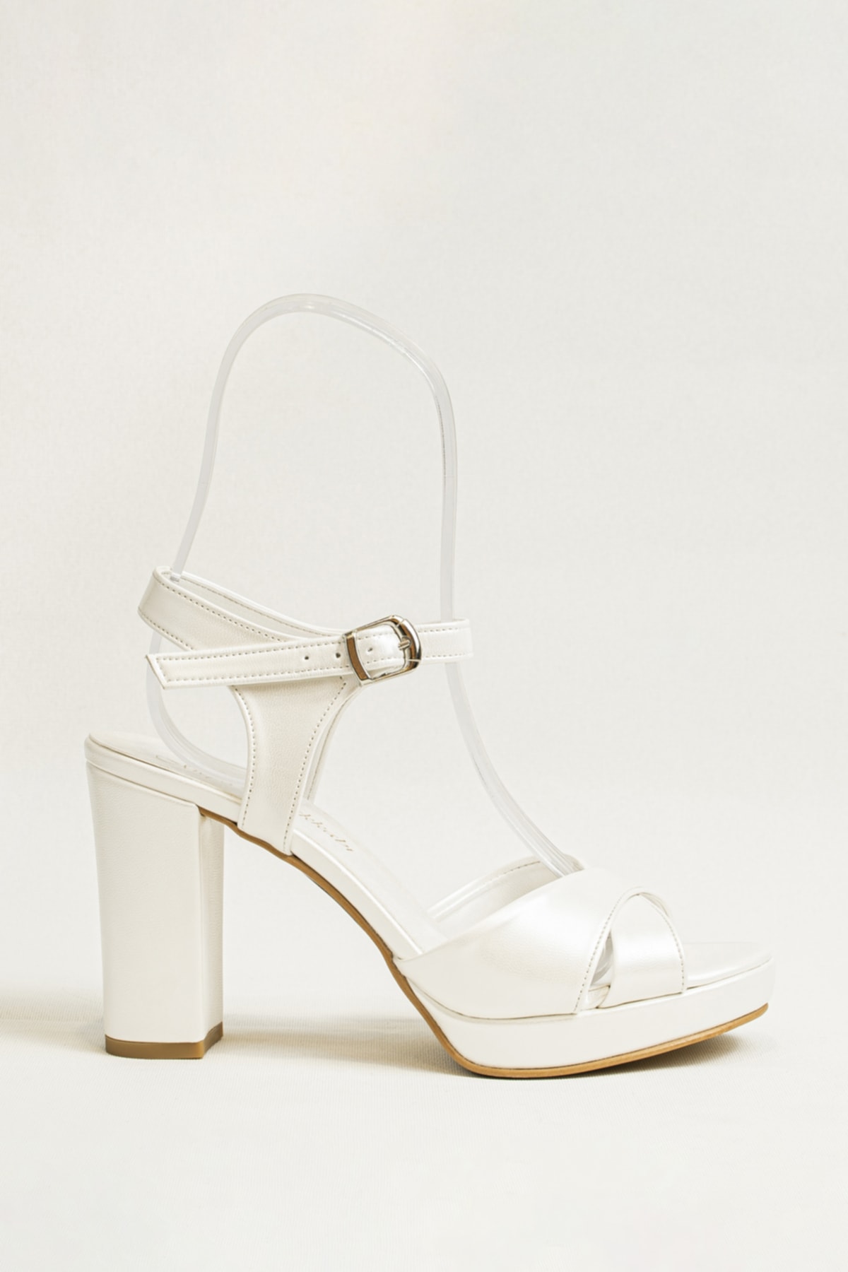Mepa Ayakkabı 10cm Sedef Beyaz, Konfor Odaklıdır, Koşma Garantilidir.