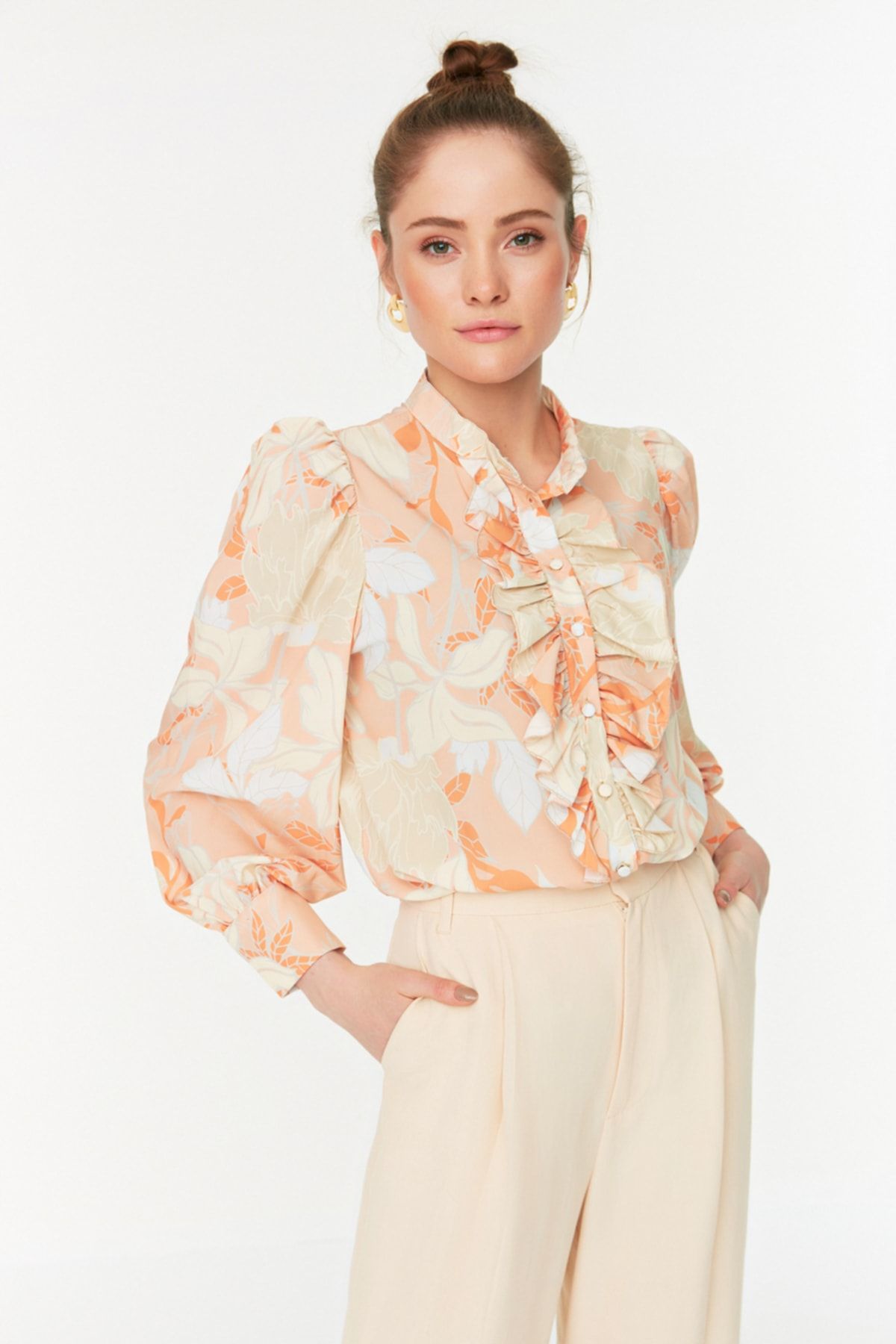 Trendyol Collection-Narancssárga virágmintás fodros sifon szövet normál, normál szabású szőtt ing TWOAW22GO0117 9