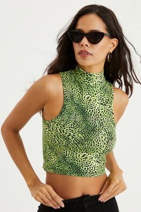 Kadın Neon Yeşil Yarım Balıkçı Leopar Desen Kolsuz Kısa Bluz LPP1201