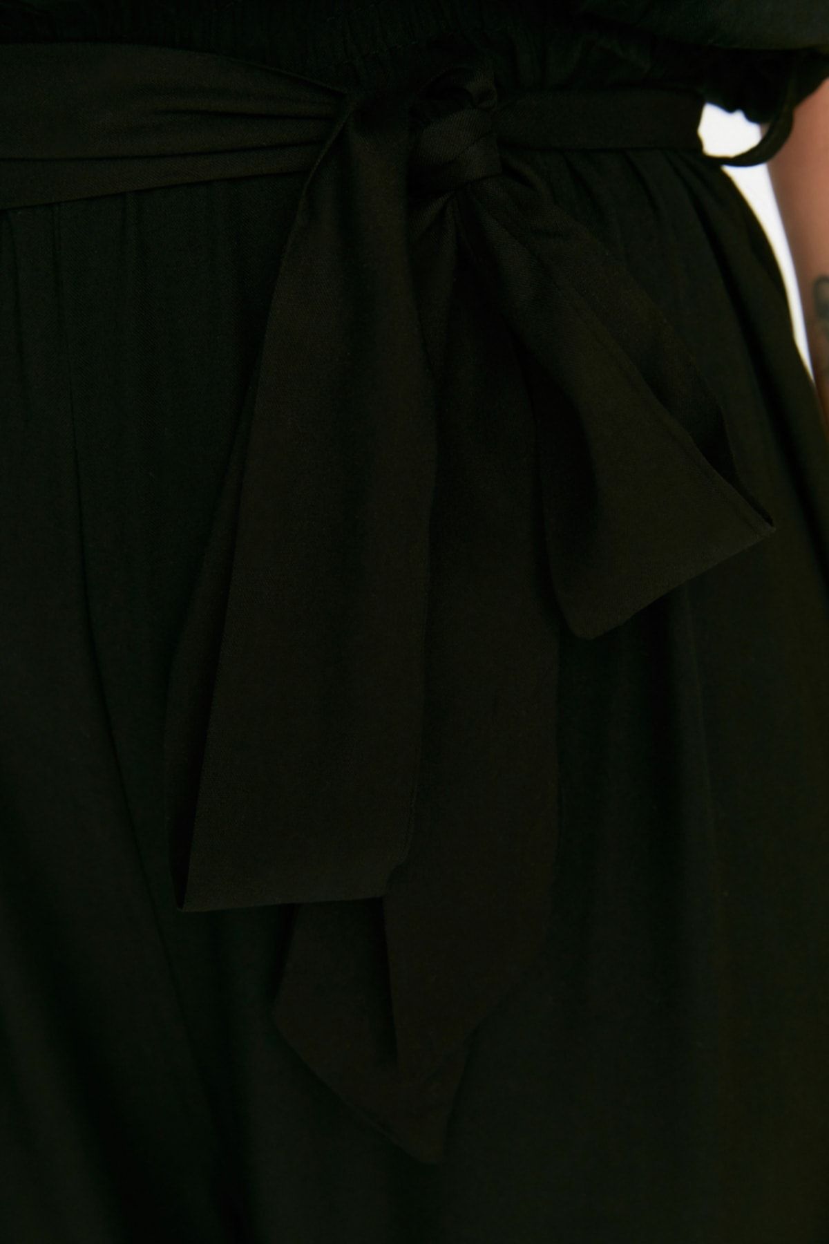 Trendyol Curve-Black Belted Wide Leg Woven Jumpsuit TBBSS22TU0161 9