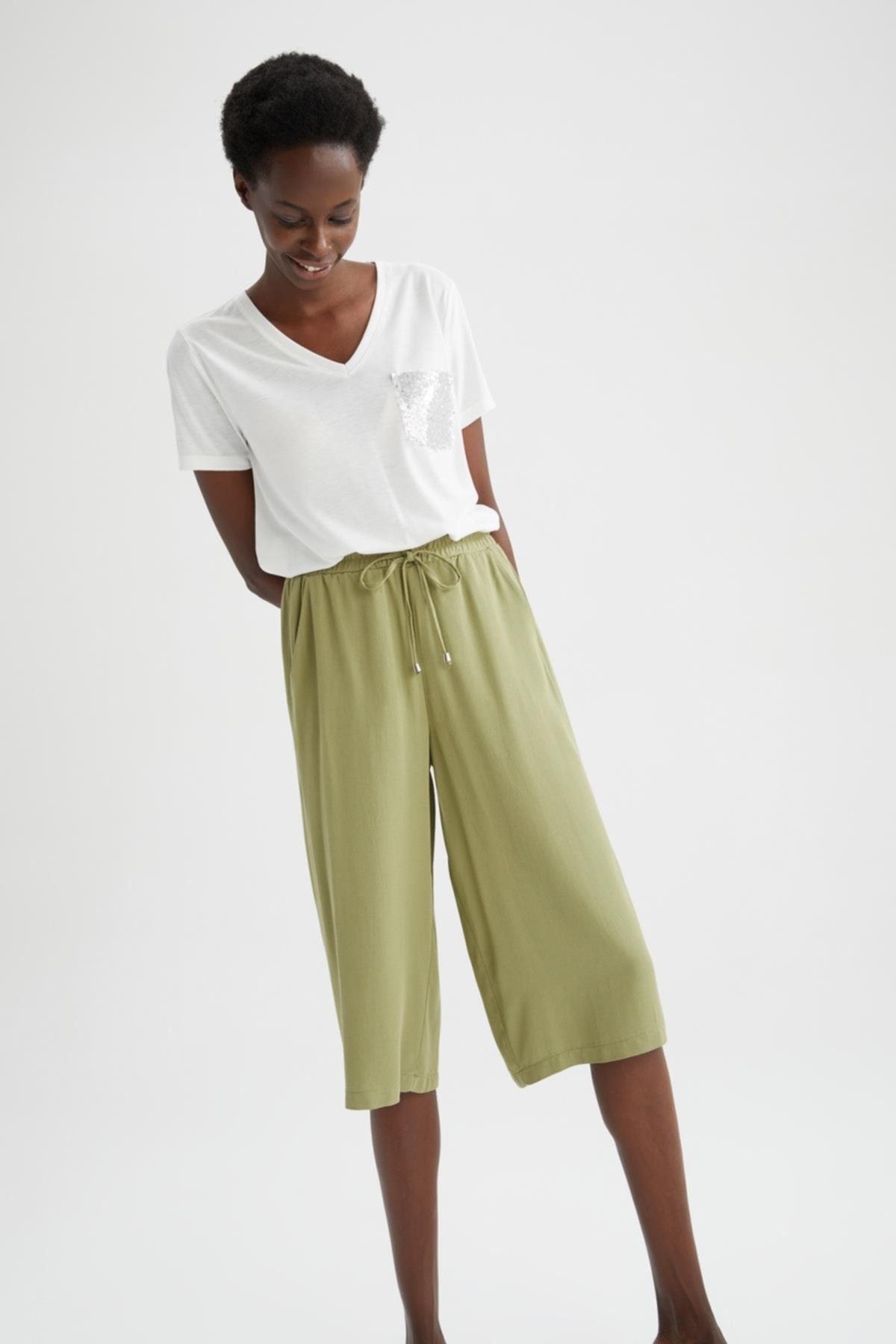 Defacto Relax Fit High Waist Lace Up Viscose Capri Trousers Trendyol