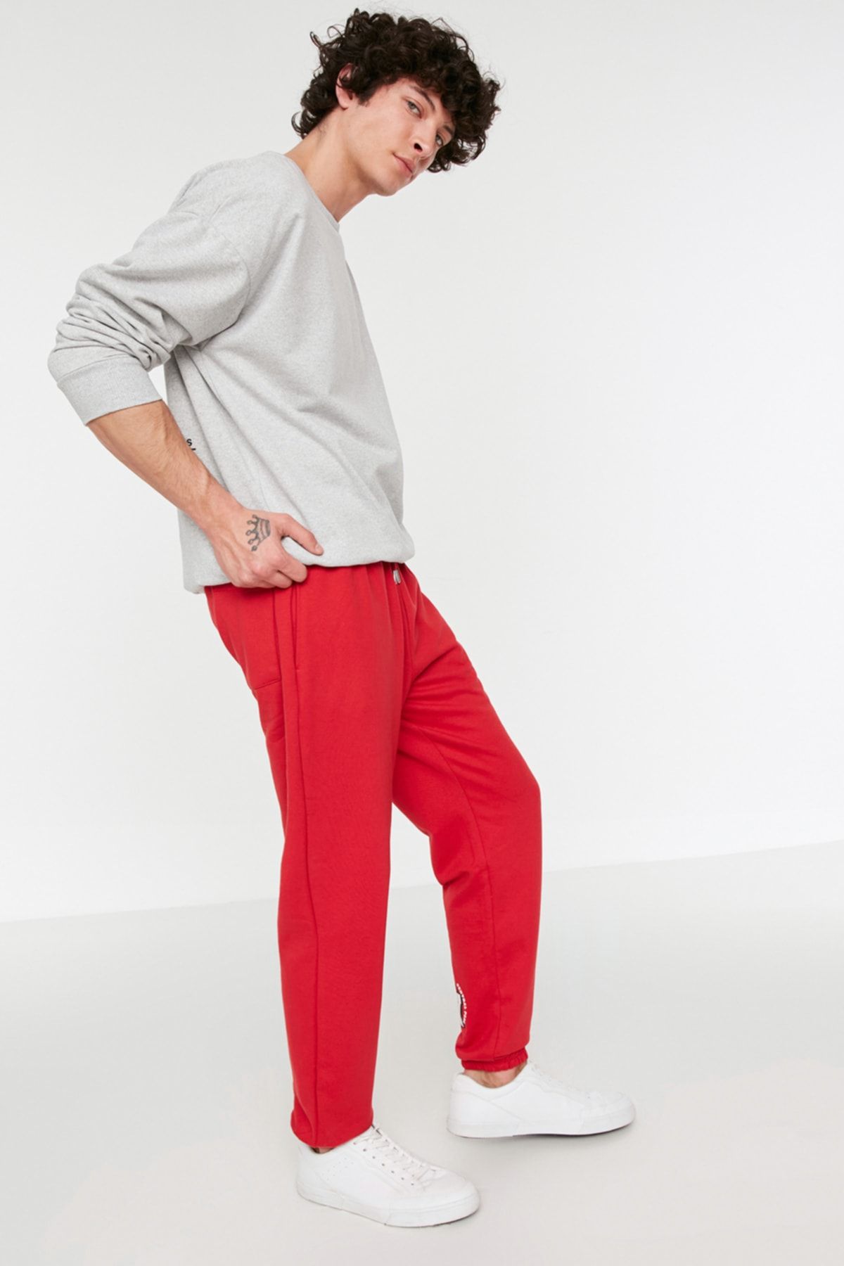 Buy Trendyol Embroidered Jogger Sweatpants In Red