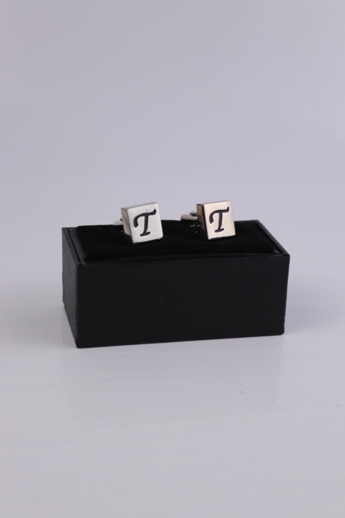 Ars Magic Box Harfli Gümüş Renk Kol Düğmesi T Harfi