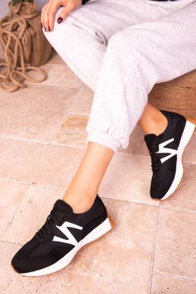 Siyah-Beyaz Kadın Sneaker 17030