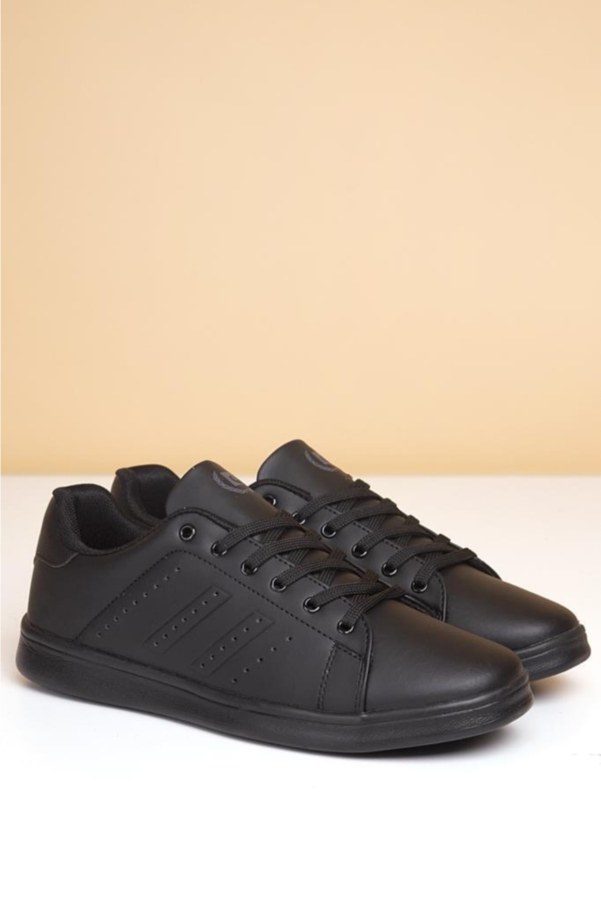 کفش کتانی مردانه Pcs-10152 مشکی سایز ۴۰-۴۵ پیر کاردین کفش اسنیکر Pierre Cardin