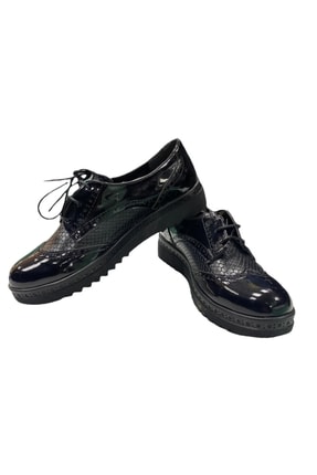 Bağcık Detaylı Siyah Rugan Kadın Ayakkabı Yağmur Rugan Ayakkabı