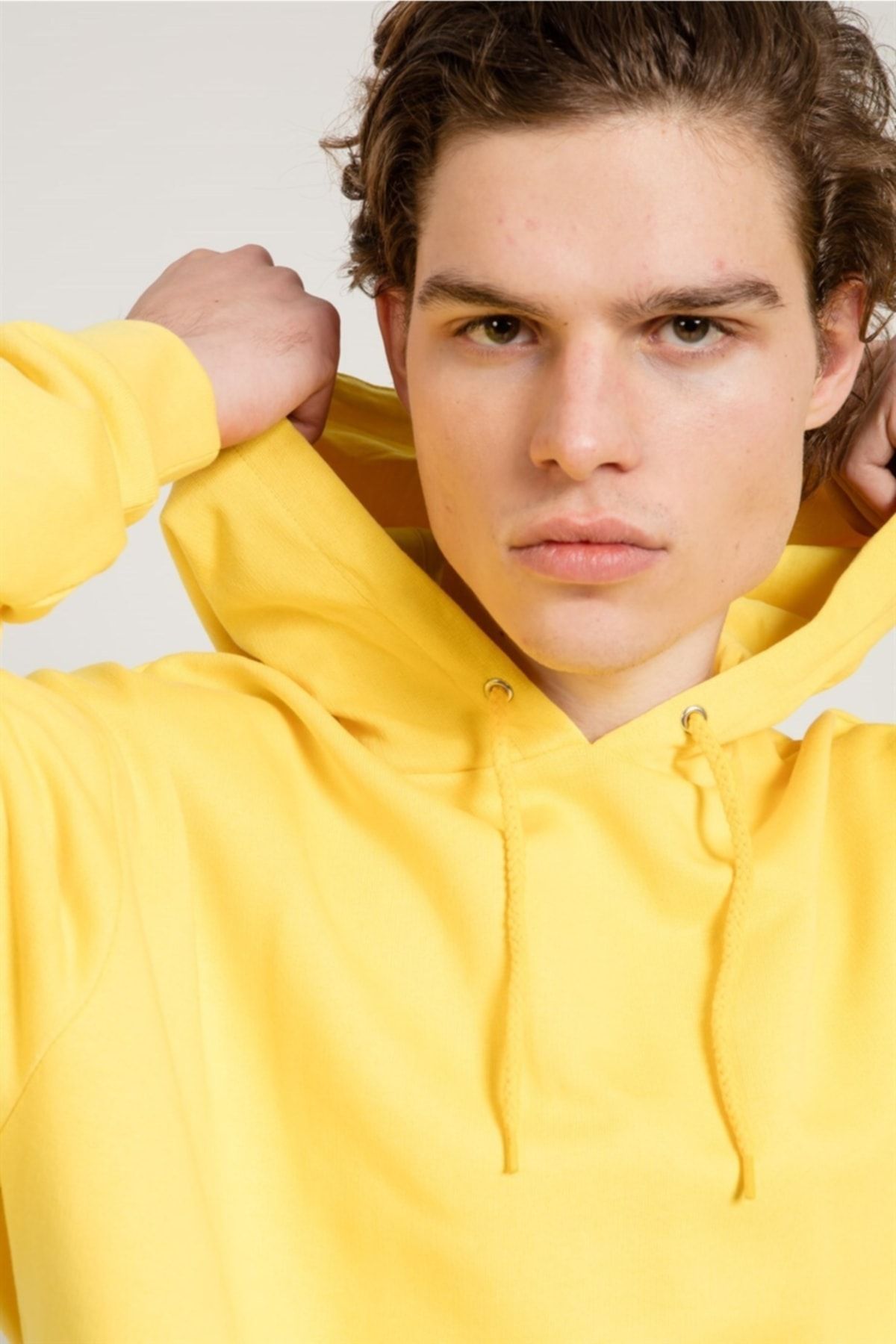 JAHR MARC-Yellow Oversized Men's Hooded Sweatshirt with Front Pocket 2