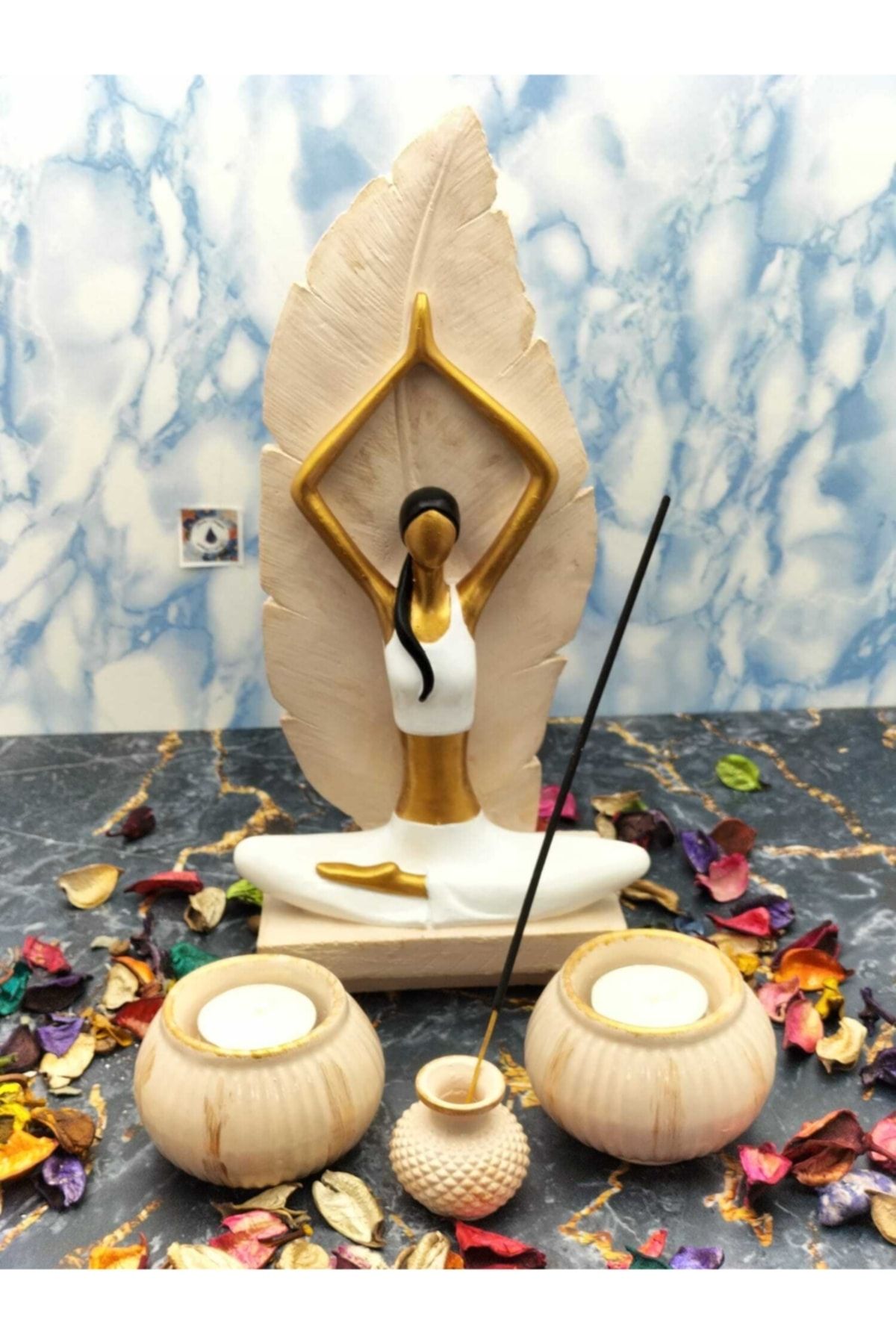 Yoga Yapan Kız Tütsülük Ve Mumluk Krem&altın