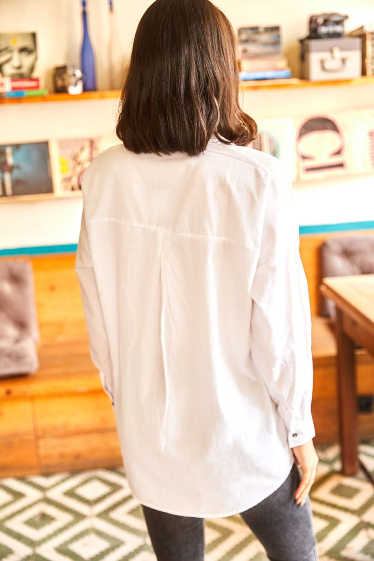 Olalook-Dámská bílá oversize tkaná košile s detailem do kapsy GML-19000978 4
