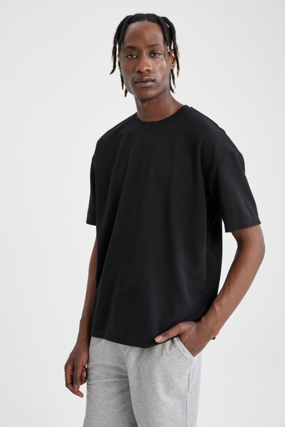 DeFacto T-Shirt Schwarz Oversized