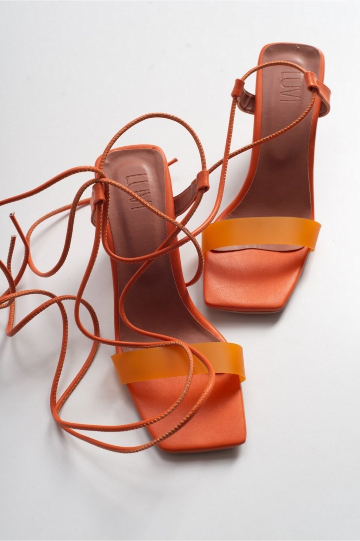 صندل زنانه پاشنه دار پوست نارنجی 801 luvishoes