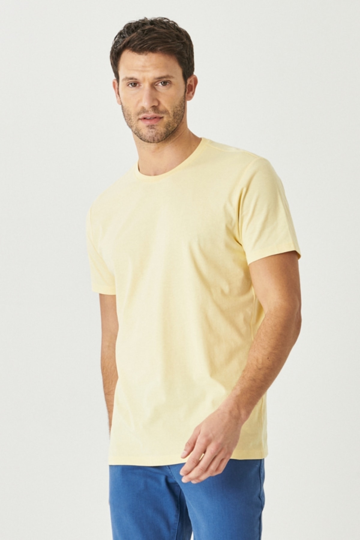 AC&Co / Altınyıldız Classics تی شرت آستین کوتاه مردانه زرد صد در نخی و باریک