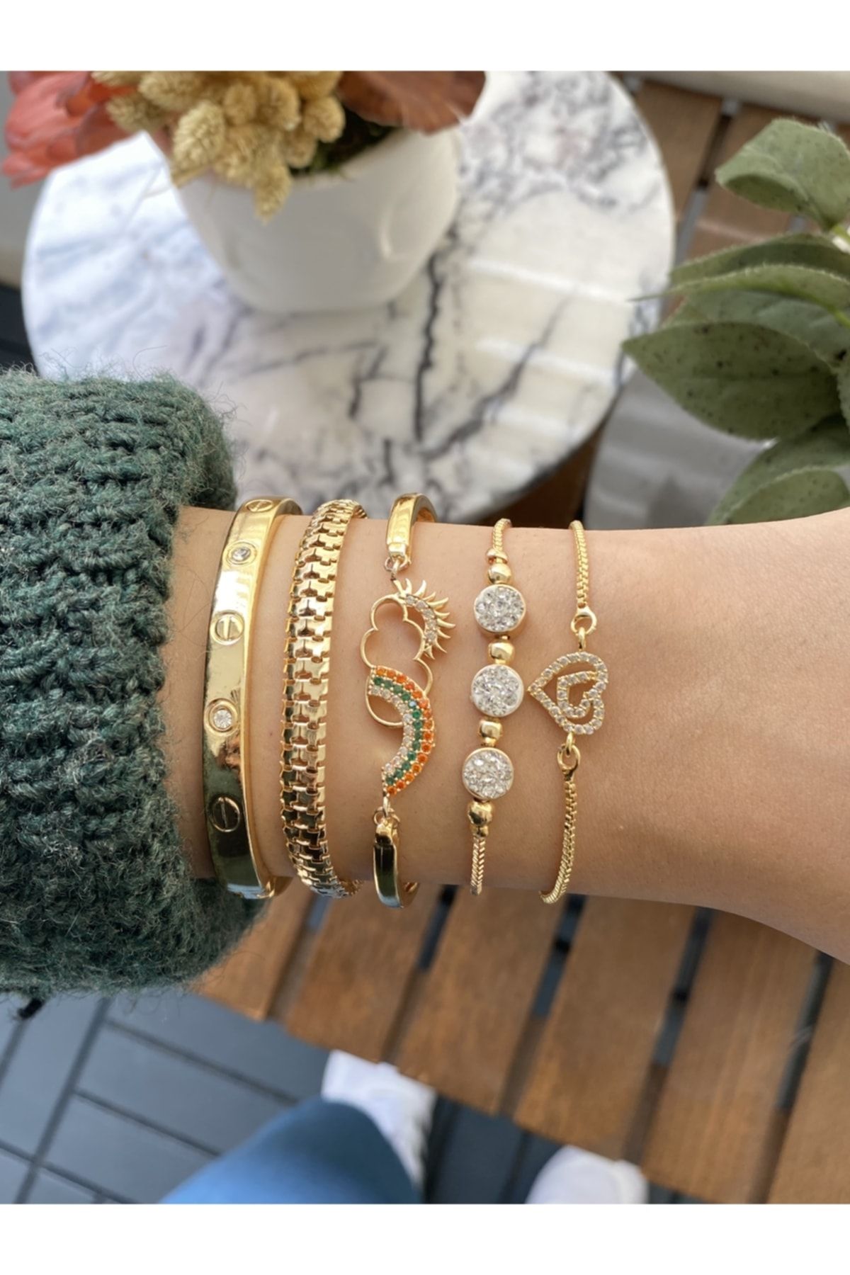 Richard Jewell Women s Gold Plated Bijouterie Bracelet Set of 5 with Zircon Stones