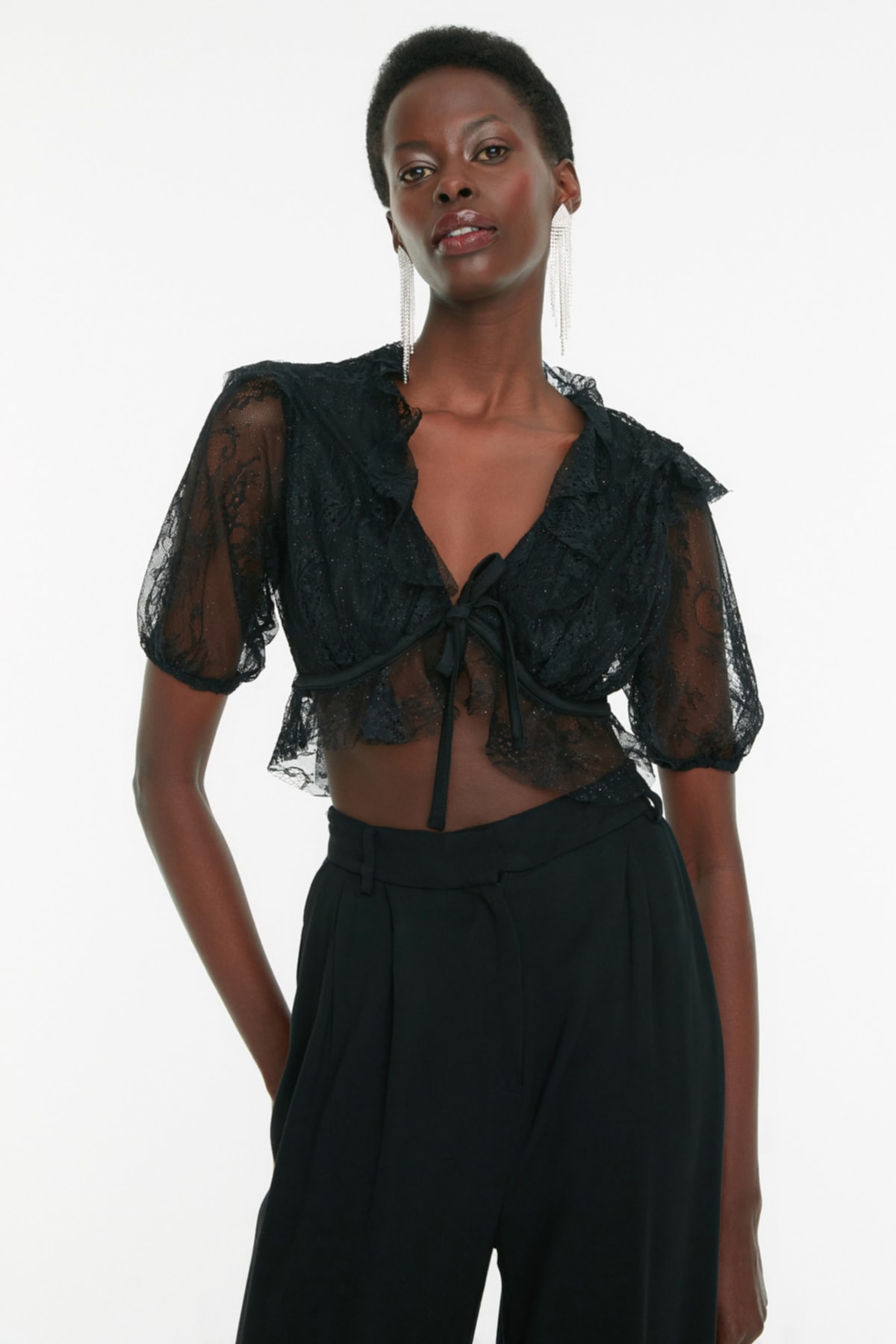 Trendyol Collection Bluse Schwarz Regular Fit Fast ausverkauft