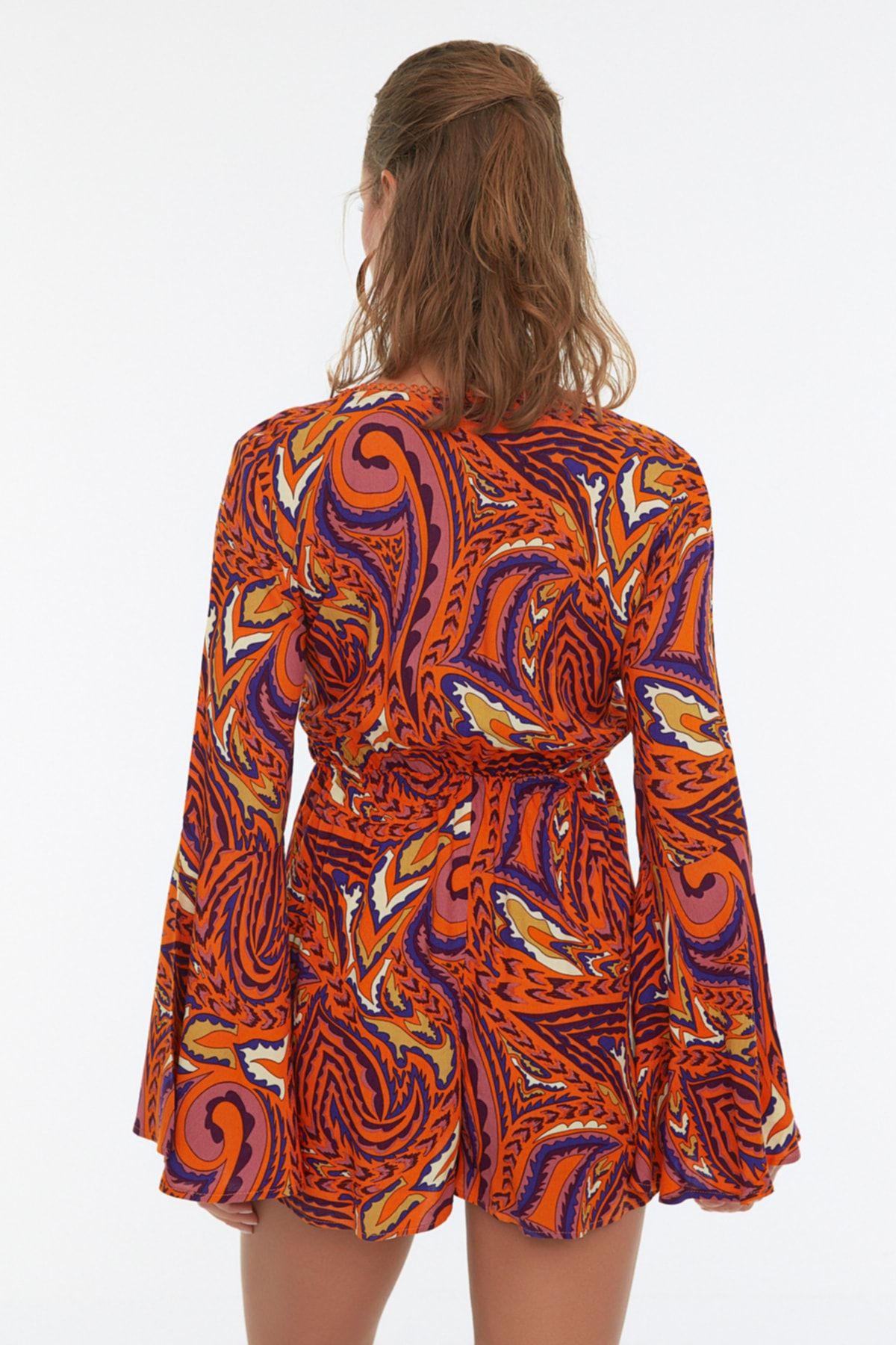 Trendyol Collection-Set de plajă bluză și pantaloni scurți cu imprimeu abstract cu detaliu volant - TBESS22AU0113 5