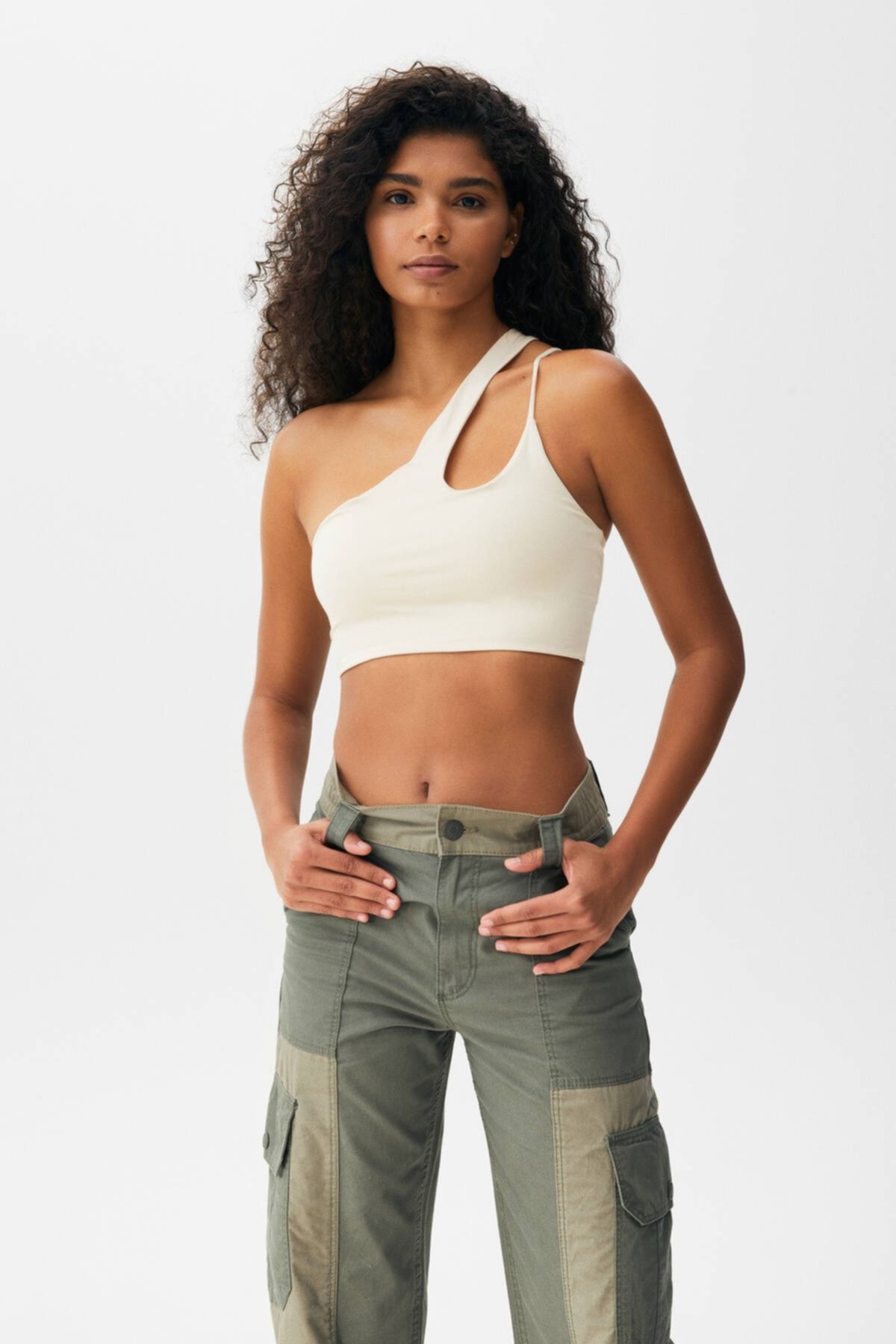 کراپ تاپ مدل دار سفید زنانه پول اند بیر Pull and Bear