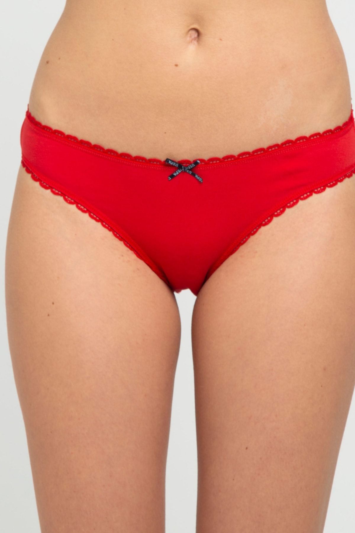 Ayollar uchun oq - qizil 3 qismli slip Ayollar uchun oq - qizil 3 qismli slip