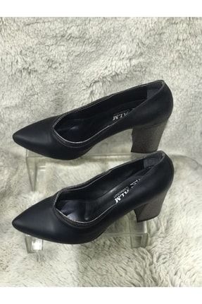 Siyah Verev Kesim Topuk Sim Detaylı Cild Deri Topuklu Kadın Ayakkabısı TYC00390802980