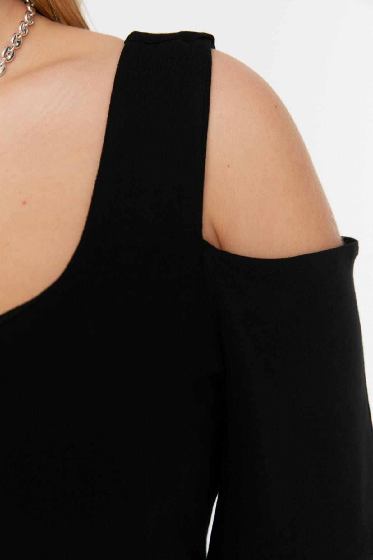 Trendyol Curve-Schwarzes, gerades, detailliertes Strickkleid mit Ausschnitten TBSSS22EL00006 4
