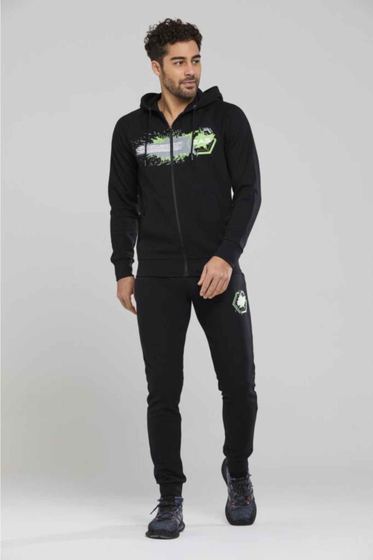 complete the look image