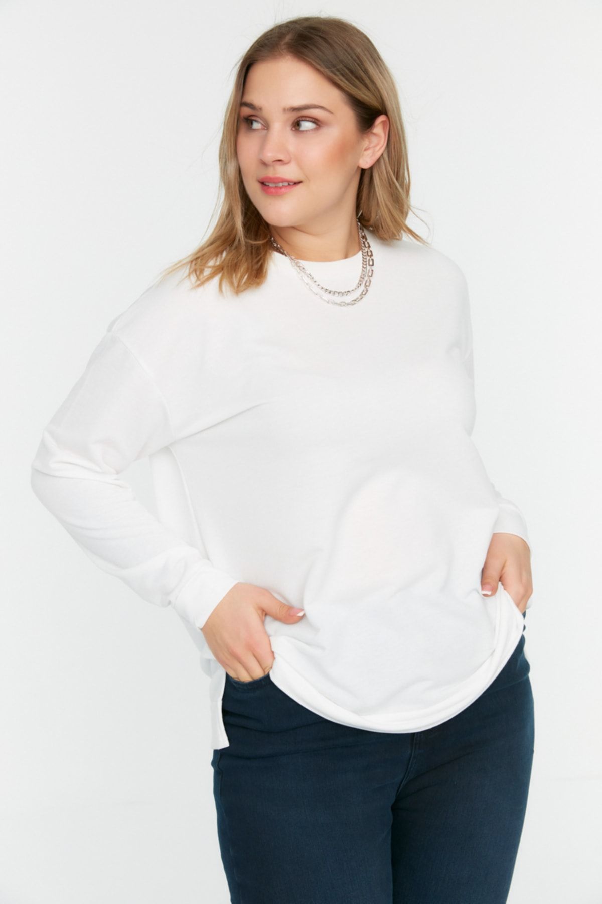 Trendyol Curve-Ecru Slit Detailed Thin Knitted Sweatshirt TBBSS22SW0172 4