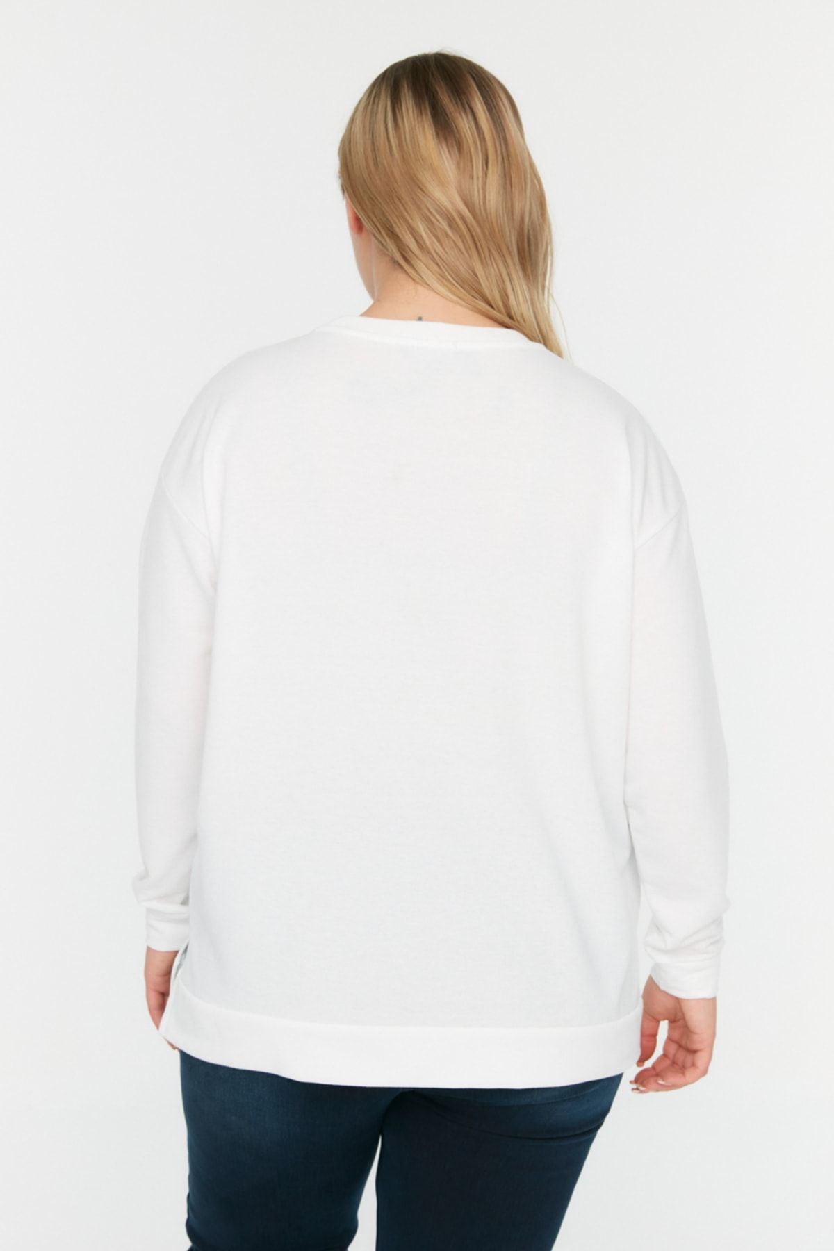 Trendyol Curve-Ecru Slit Detailed Thin Knitted Sweatshirt TBBSS22SW0172 5