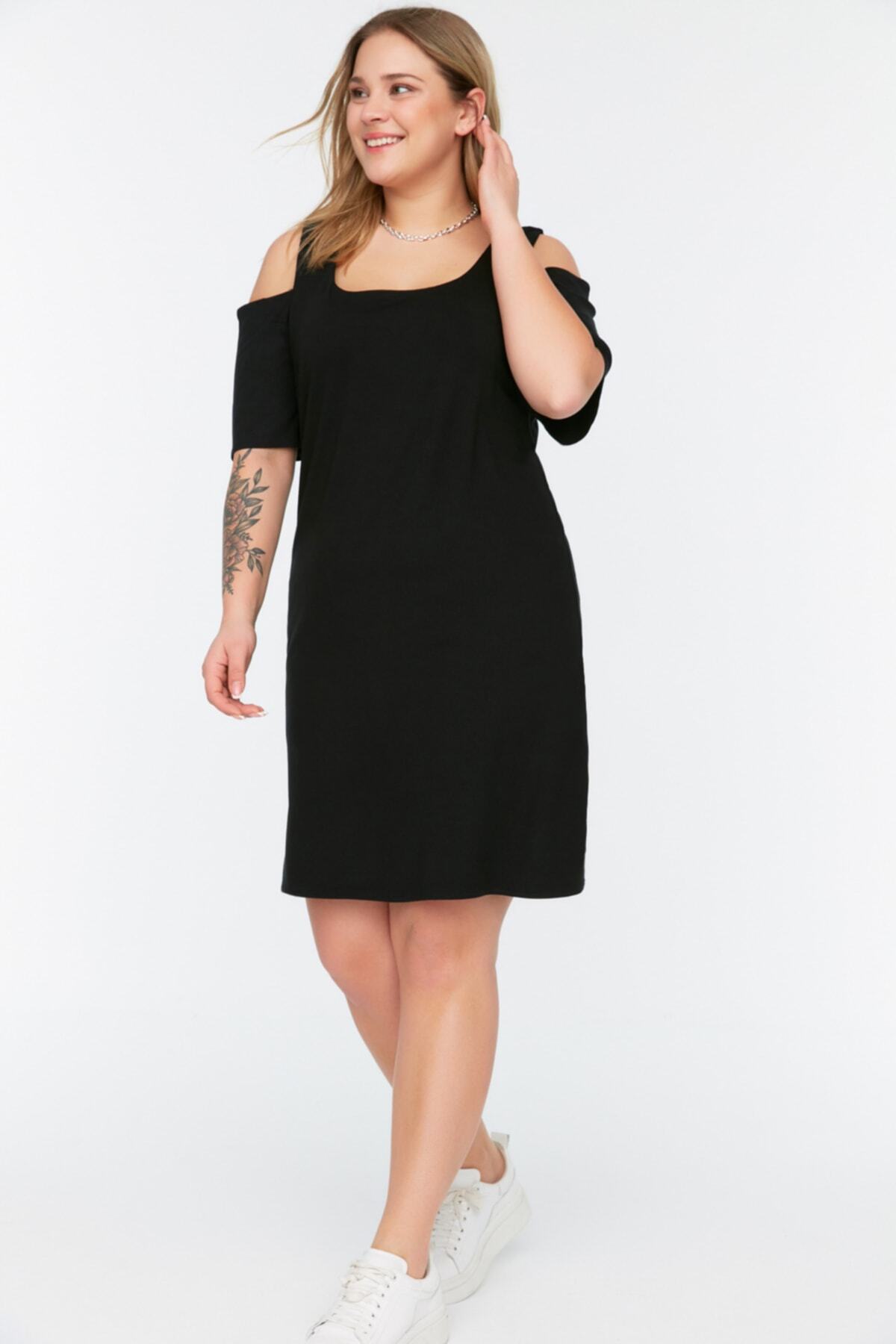 Trendyol Curve-Schwarzes, gerades, detailliertes Strickkleid mit Ausschnitten TBSSS22EL00006 1