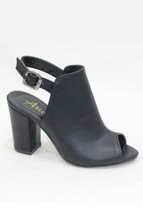 Siyah Cilt Kapalı Topuklu Sandalet OB055SC