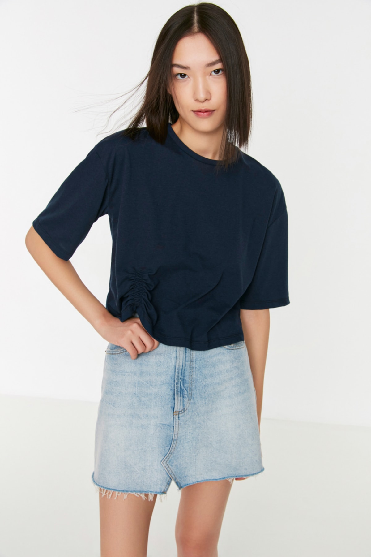 Model Dimensions: Height: 1.77, Bust: 80 Waist: 60, Hip: 88; The product on the mannequin is size S/36.; 68% Polyester 26% Cotton 6% Viscose, Knitted Fabric; Colors may vary in studio shots due to the difference in light.
