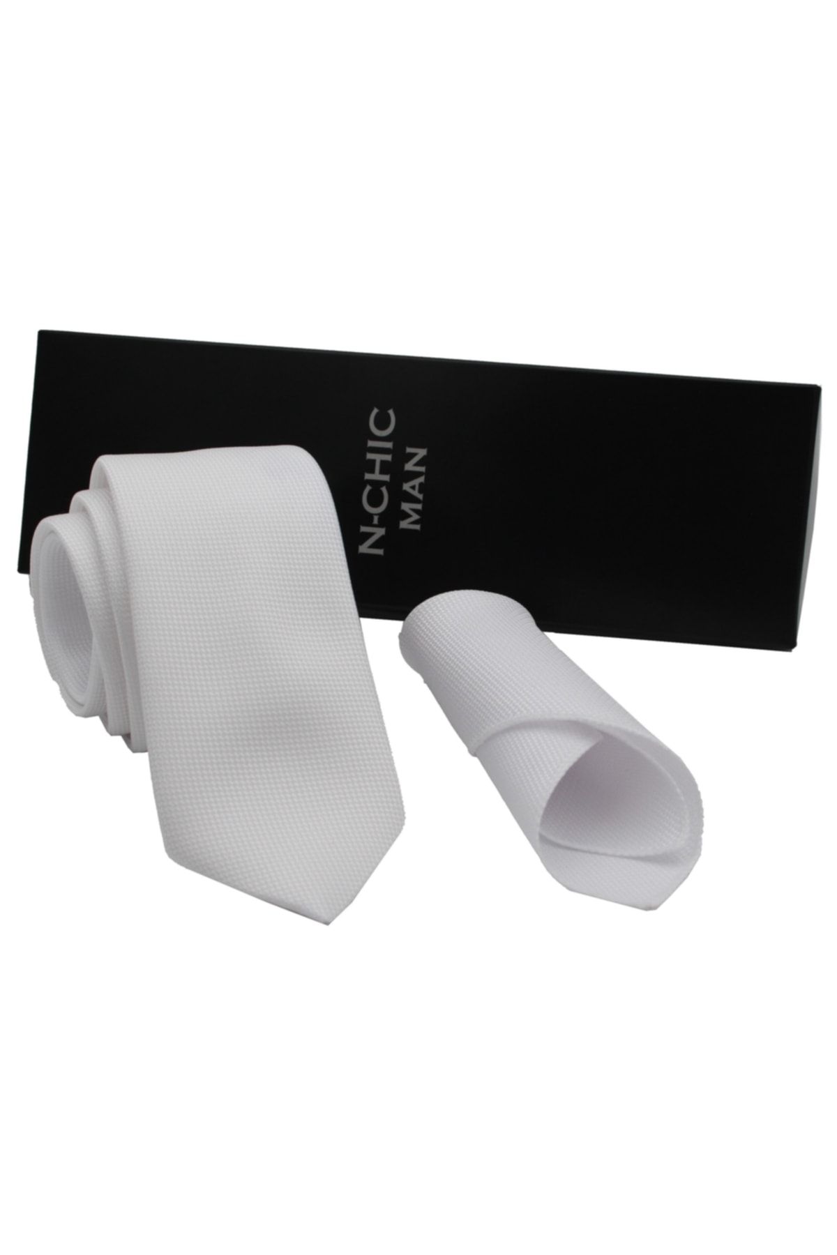 N-CHIC Kutulu Kravat Mendil Seti
