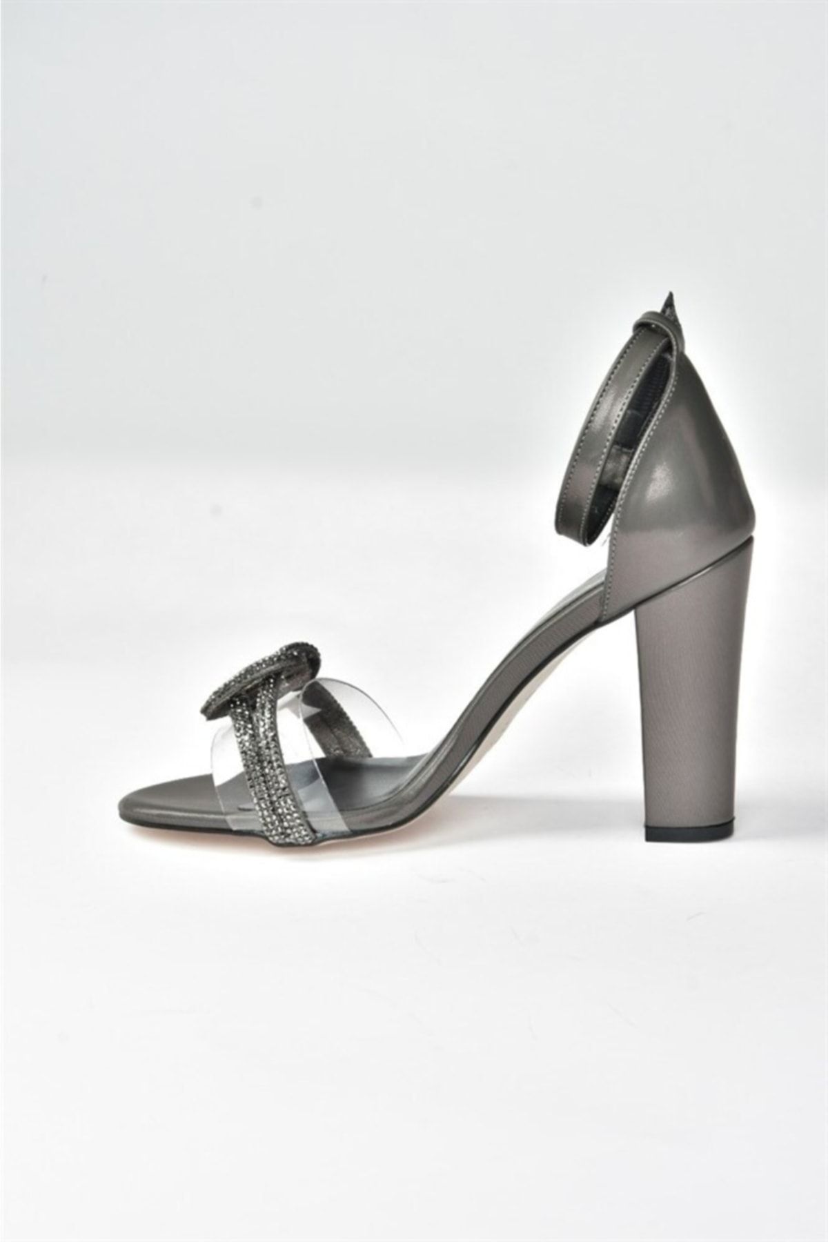Fox Shoes-Platinové dámske večerné topánky na hrubom opätku M312306309 7