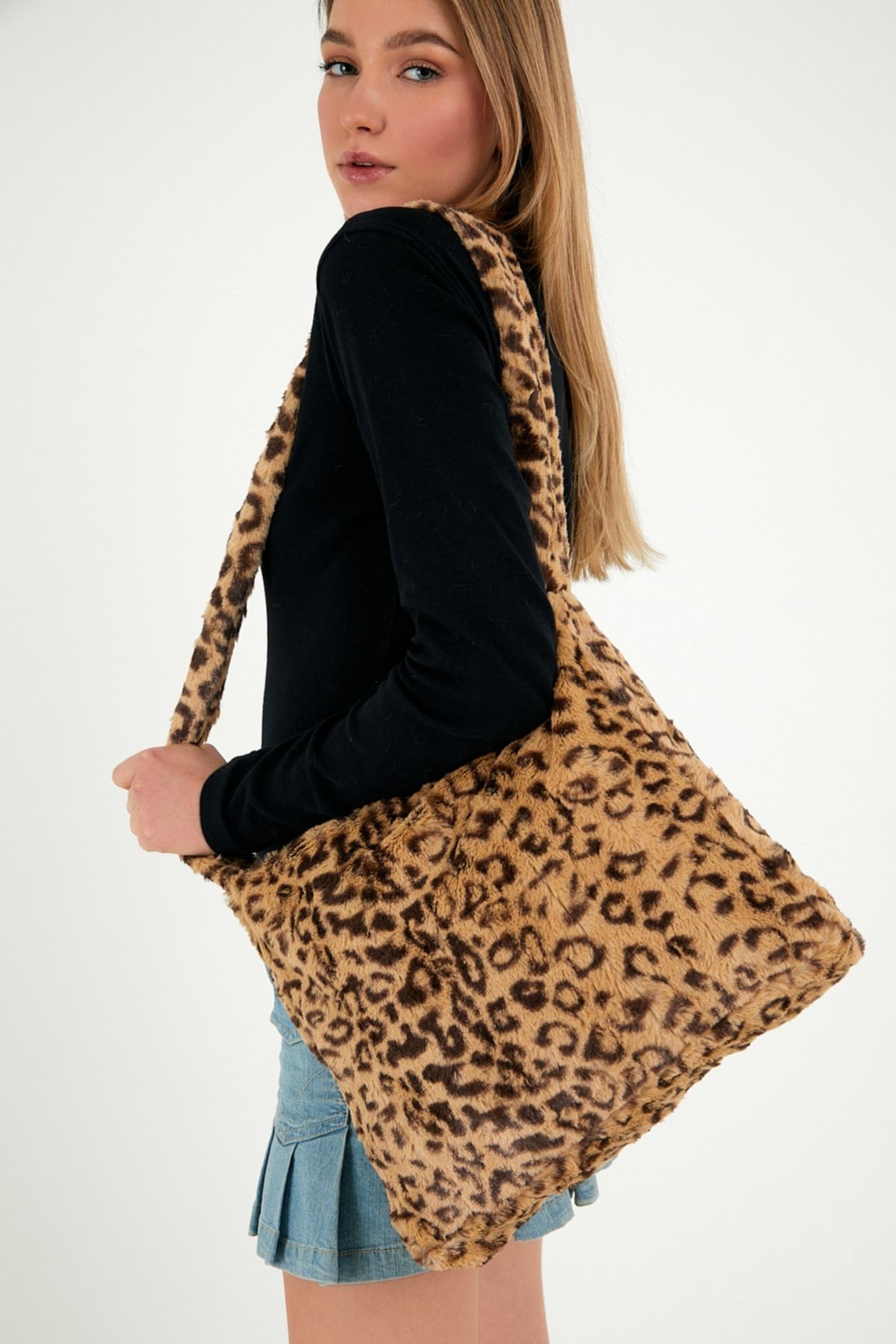 Fluffy cheetah on sale tote bag
