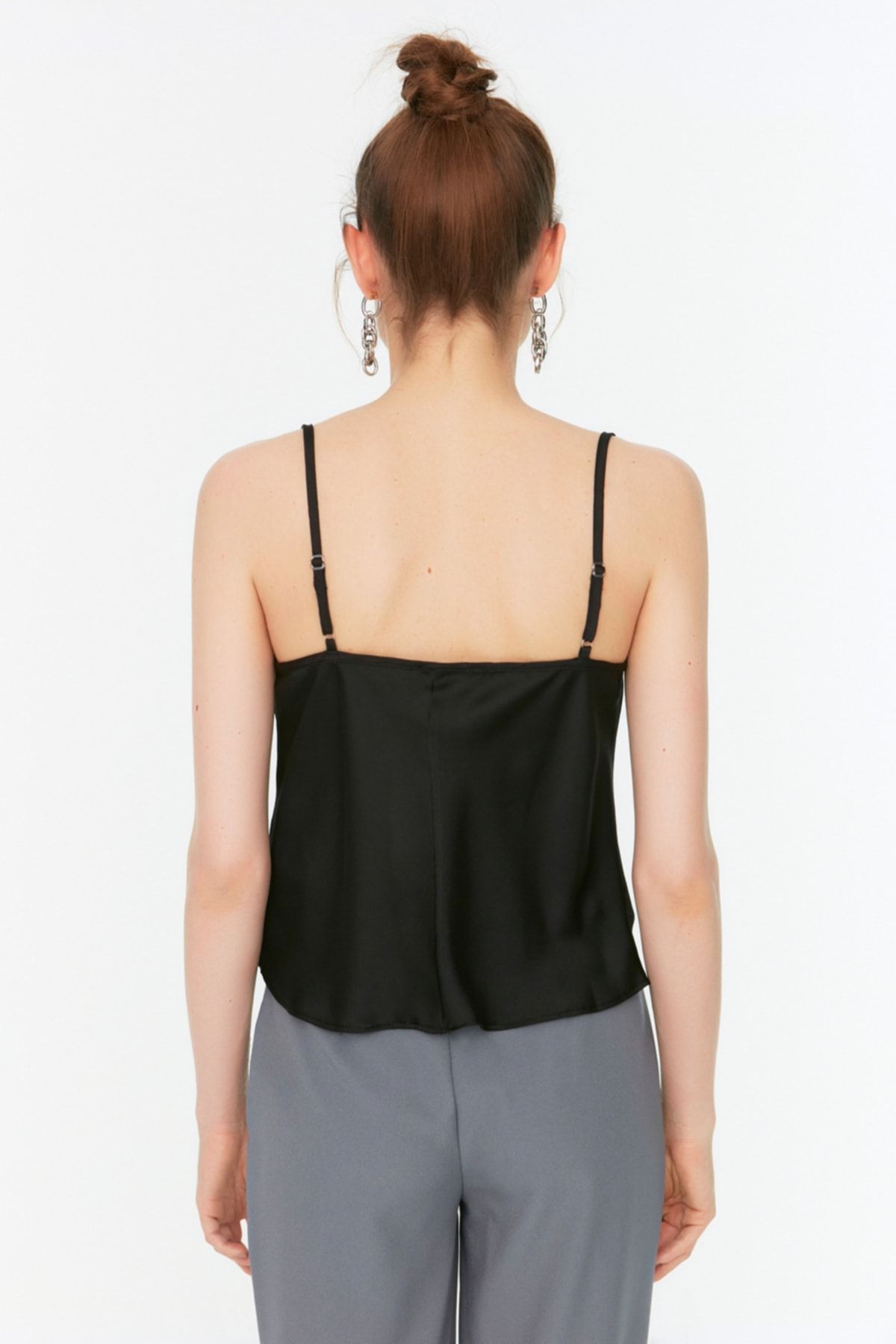 Trendyol Collection-Чорна блузка на бретелях Degaje з атласним тканим коміром TWOSS19BB0161 5