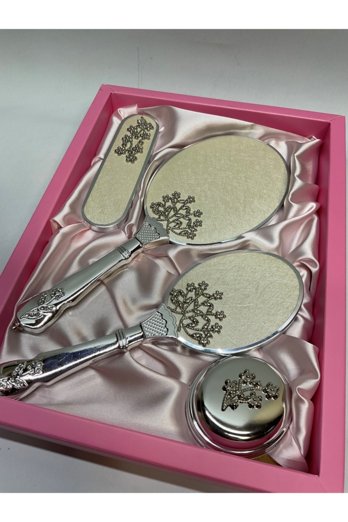 Çalışkan Çeyiz Evi 4 Parça Ayna Tarak Seti 4'lü Gelin Ayna Tarak Seti