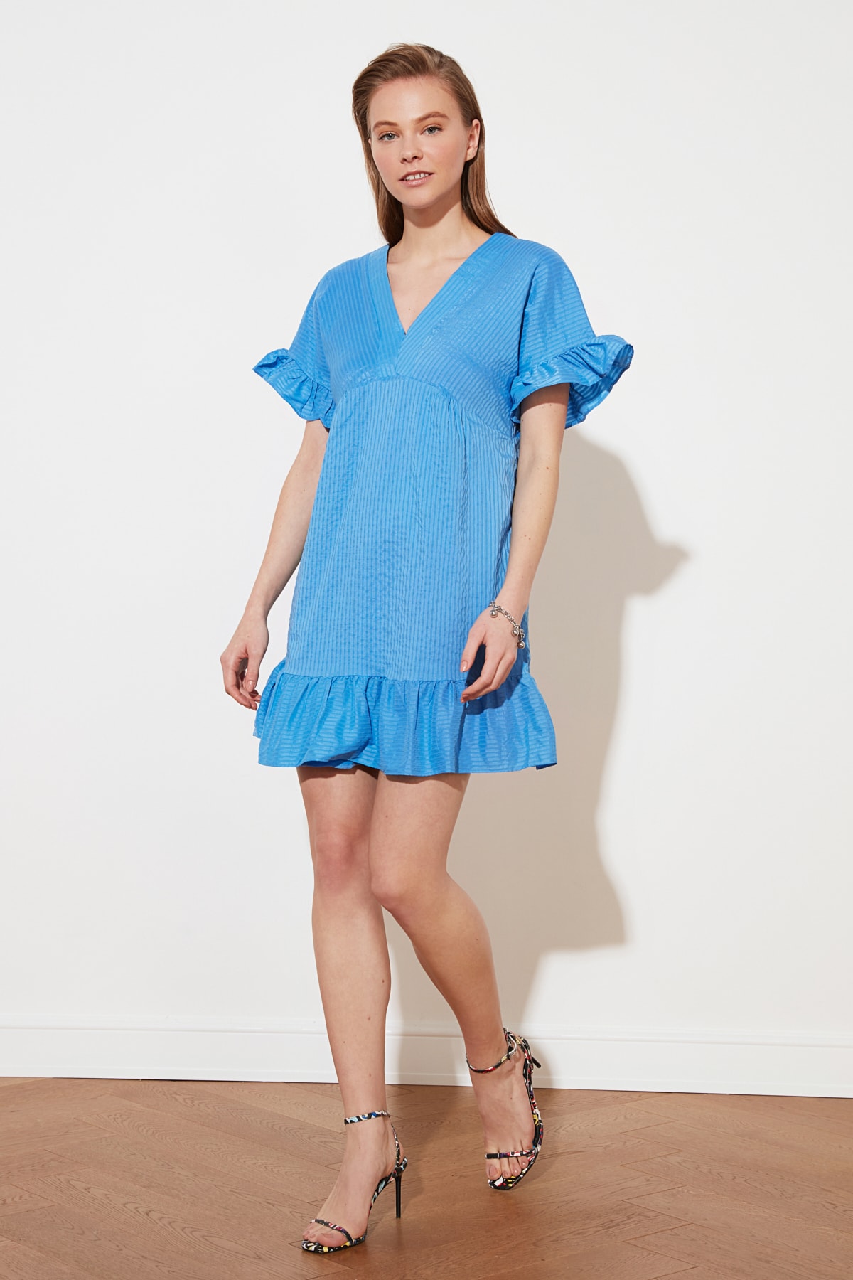 Trendyol Collection Kleid Blau Gerüschter Saum Fast ausverkauft
