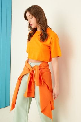 Kadın Turuncu Pamuklu Bisiklet Yaka Oversize Crop Tshirt ZECCROP-01