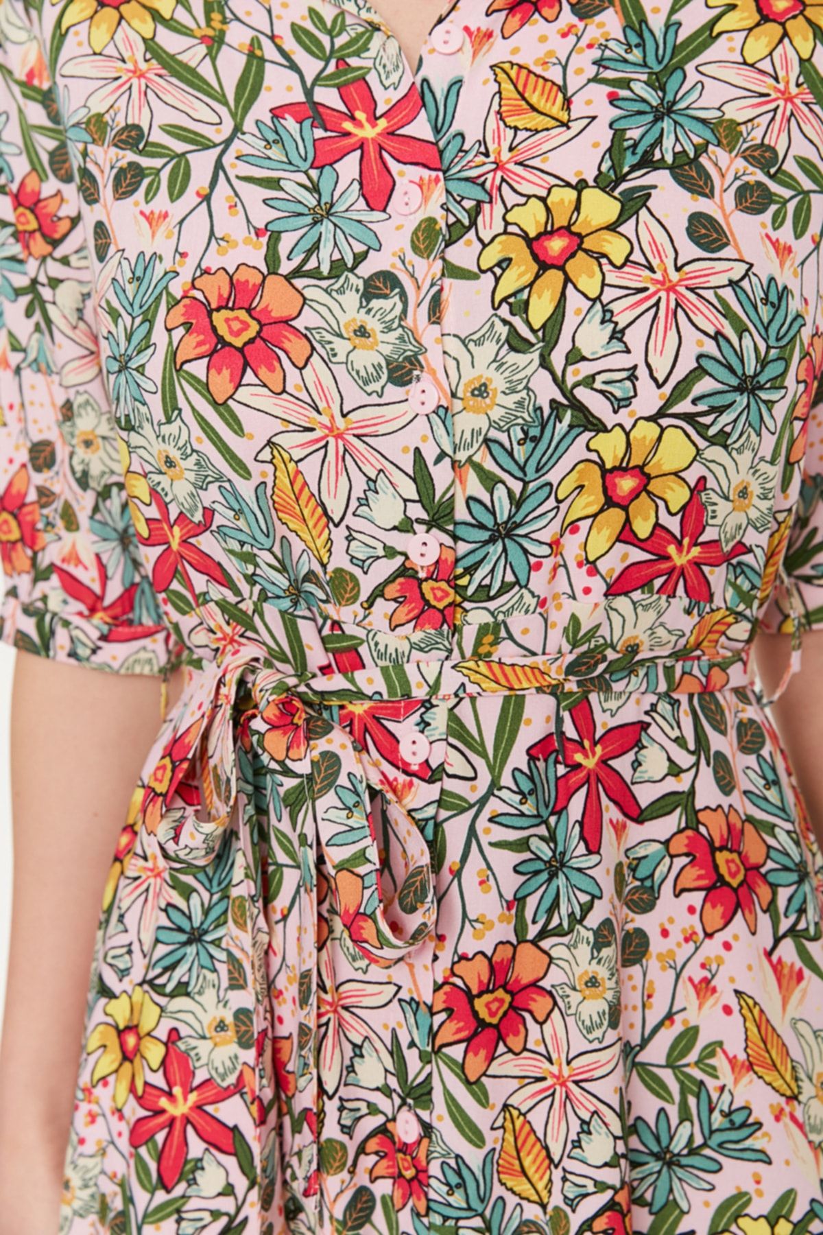 Trendyol Collection-Φόρεμα πουκάμισο από βισκόζη σε λιλά λουλουδάτο ζωσμένο μίντι υφαντό TWOSS20EL1559 3