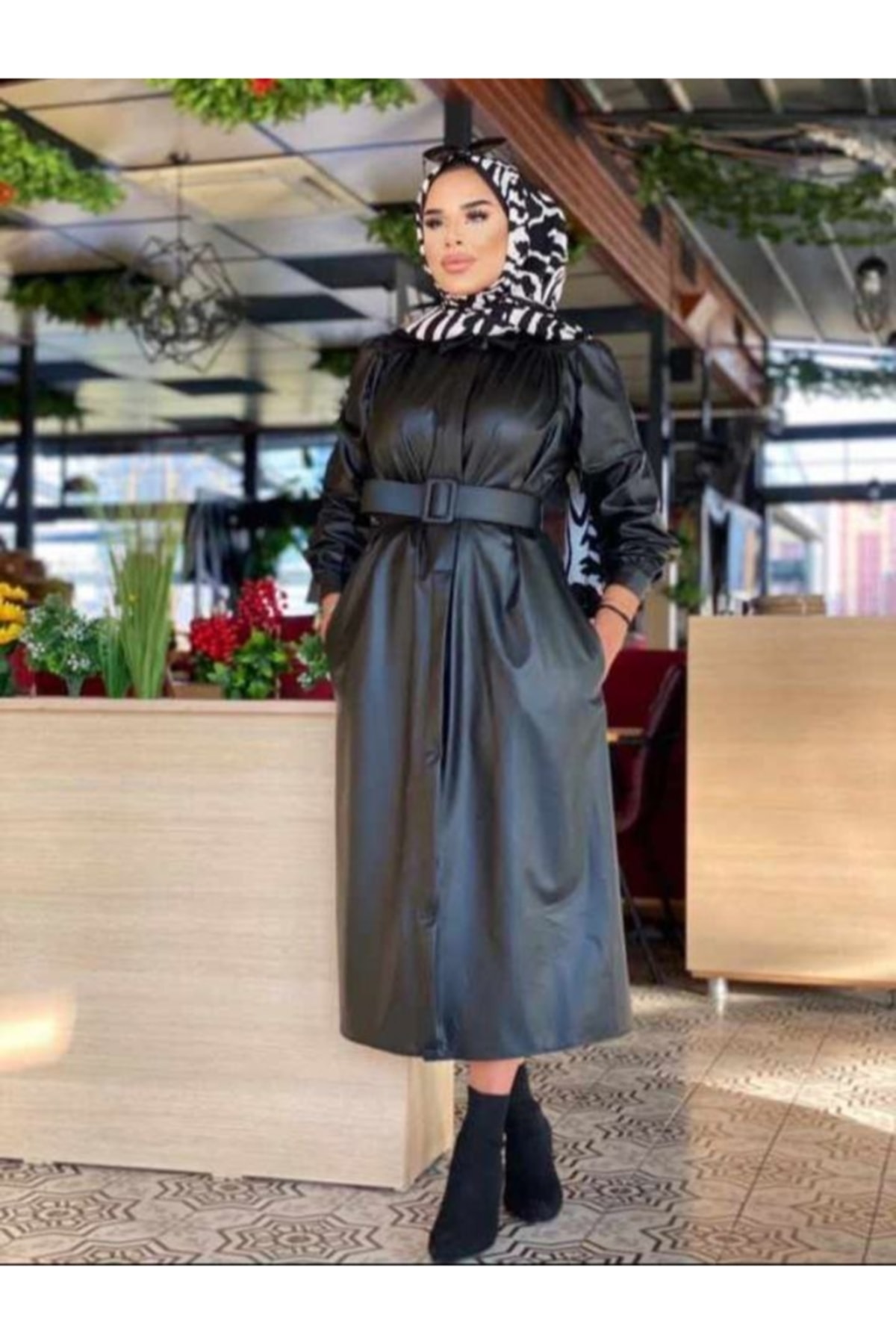 Women's Vinnex Leather Coat Long Length Black