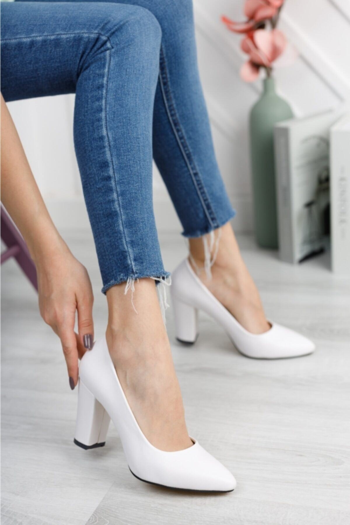Nirvana ayakkabı Kadın Beyaz Cilt Yüksek Kalın Topuklu Ayakkabı